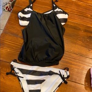 Brand New 2 piece swimsuit size M
